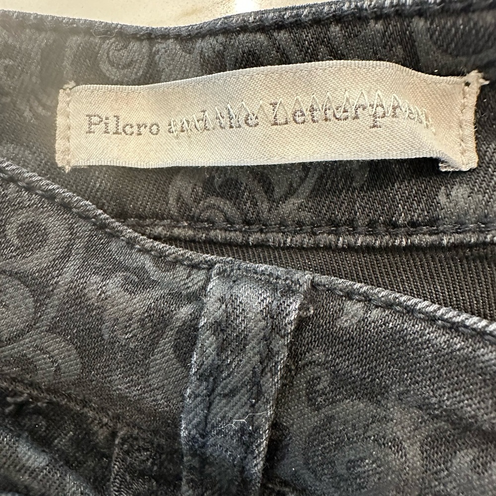 Women’s Pilcro and the Letterpress size 28 black embossed jeans - Picture 3 of 5